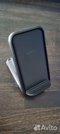 Беспроводная зарядка Samsung EP-N5200
