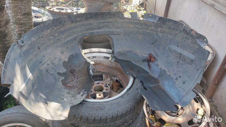 Подкрылок передний правый на форд фокус 2