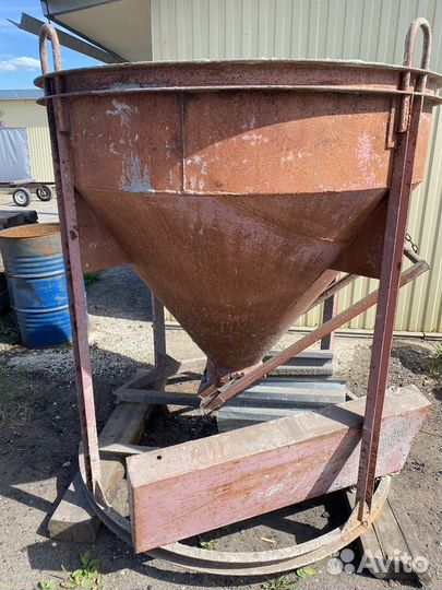 Емкость для подачи бетона