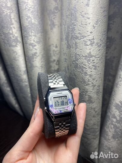 Часы женские Casio LA680WA4C