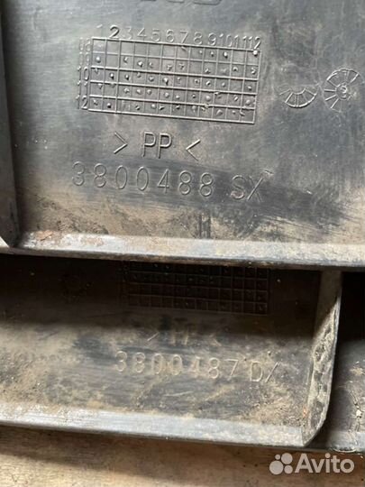 Решетка стеклоочистителя (Дождевик) Iveco Daily 5