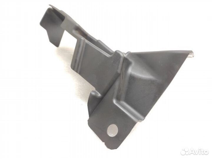 Дефлектор радиатора левый Land Rover Discovery 5