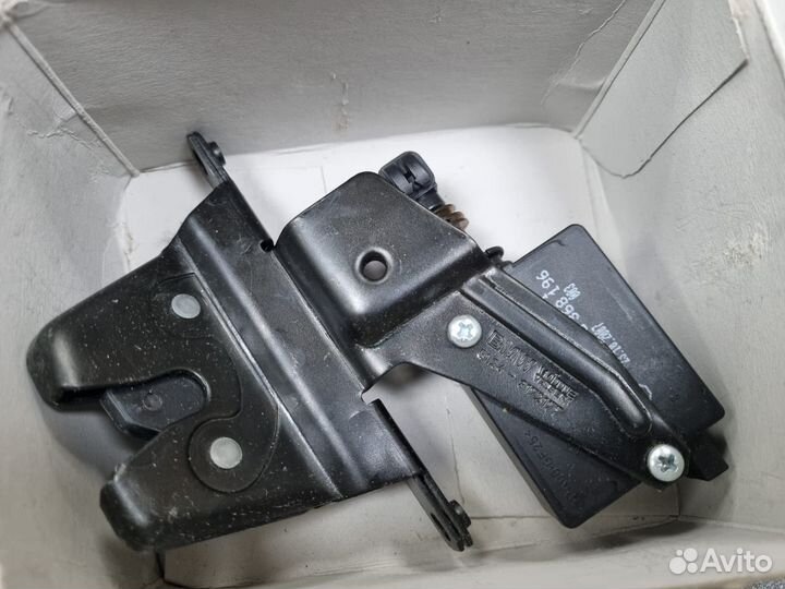 Замок багажника BMW E39 51248172177