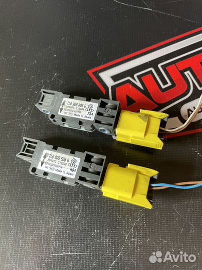 Датчик удара Volkswagen Touareg 7L0909606D