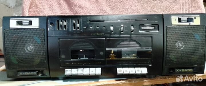 Двух касетный магнитофон akaiwa