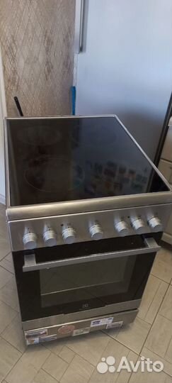 Электроплита стеклокерамика бу с духовкой