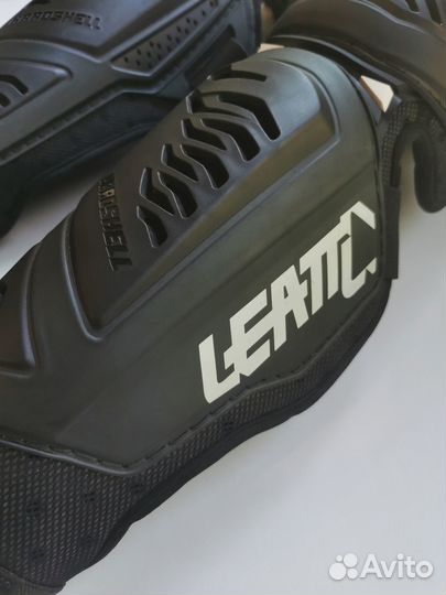 Наколенники Leatt