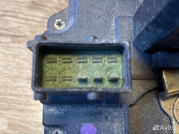 Opel vectra б передний правый замок двери