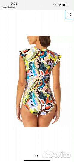 Купальник женский слитный новый M