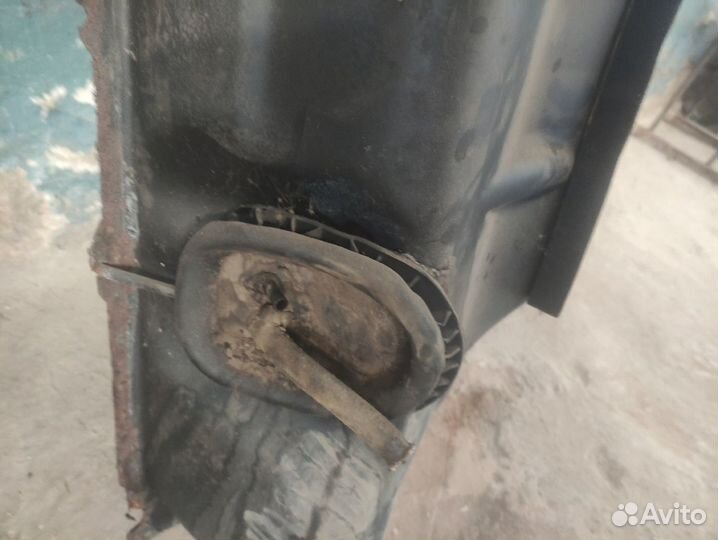 Топливный бак Mercedes-Benz E-Class W123