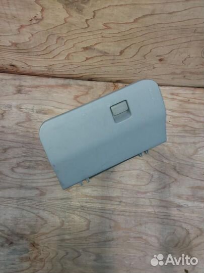 Крышка бардачка Toyota Prius NHW11 (1997 - 2003)