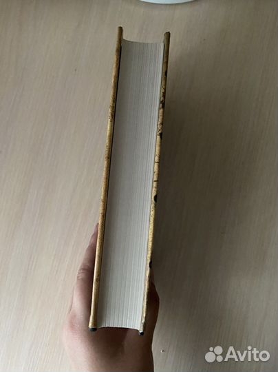 «Город клинков» (Р. Беннетт)