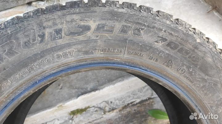 Bridgestone Ice Cruiser 7000 215/60 R16