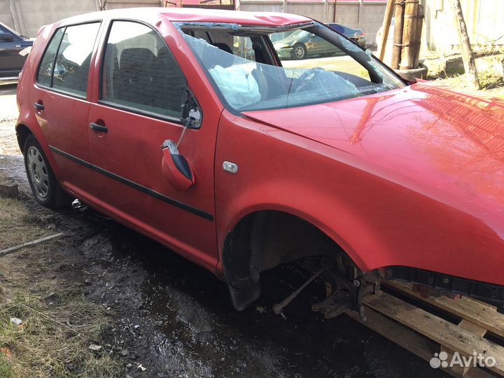 8 В наличии запчасти на volkswagen Golf 4