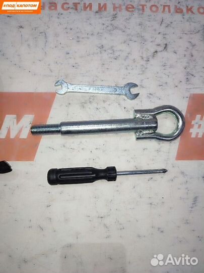 Крюк буксировочный Chevrolet Captiva 2010