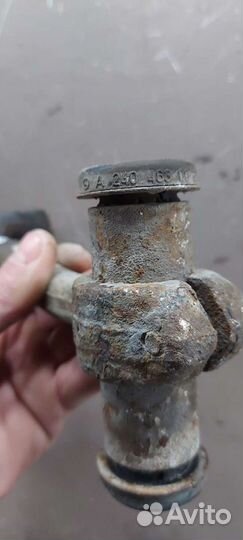 Сошка рулевая на Mercedes W140