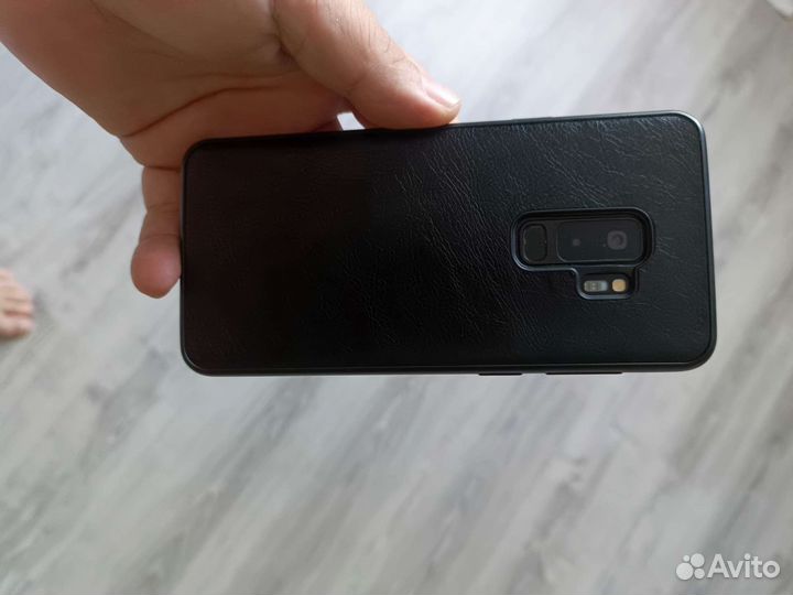 Телефон Samsung galaxy s9 plus