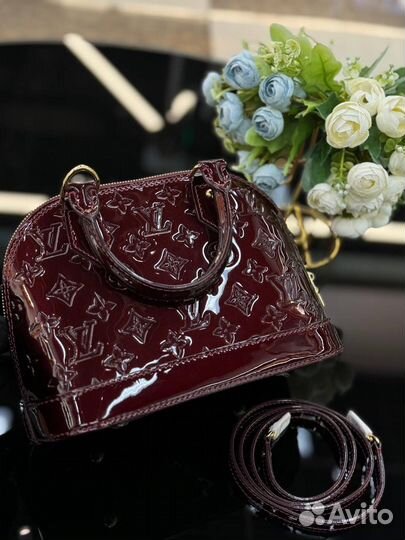 Сумка Louis Vuitton Alma BB лаковая