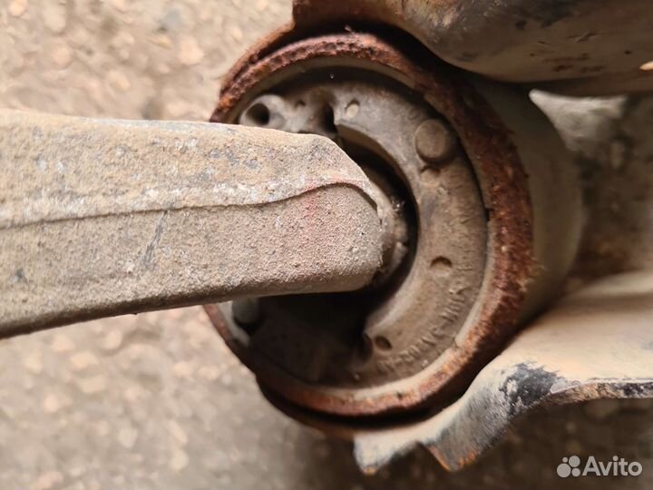 Передний рычаг левый Volvo S80 2