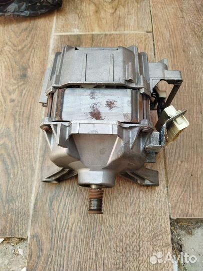 Стиральная машина Whirlpool WF-R1061