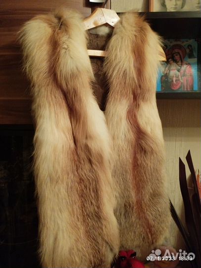 Жилет из лисы целиковые шкурки