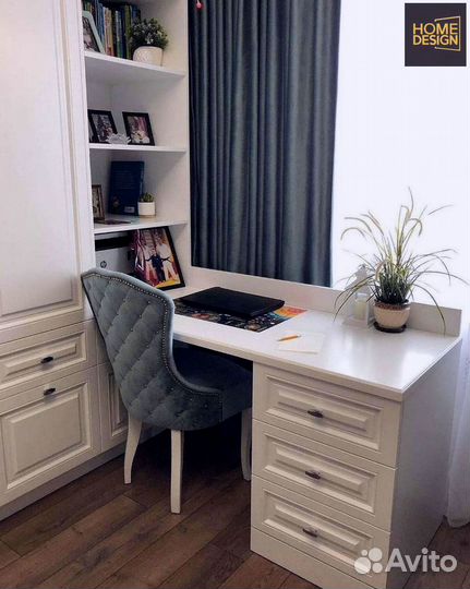 Рабочая зона у окна от производителя