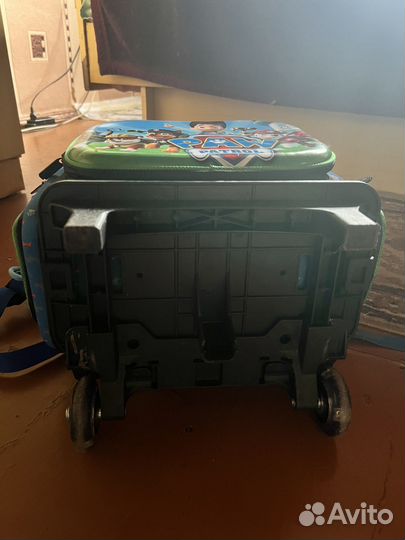 Рюкзак на колесах с выдвижной ручкой