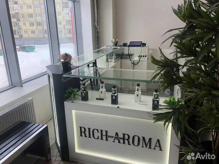 Подработка продавец-консультант ТЦ арена