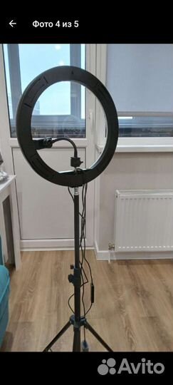 Кольцевая LED лампа со штативом с пультом