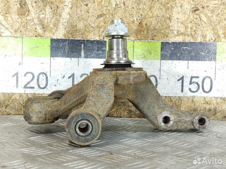 Кулак задний правый Suzuki Liana 2001-2007