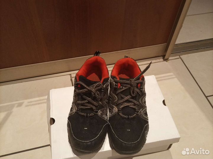 Кроссовки детские