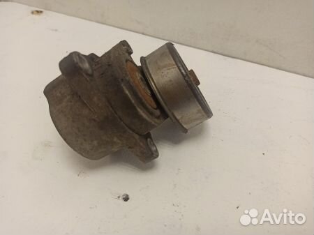 Натяжитель ремня Ниссан