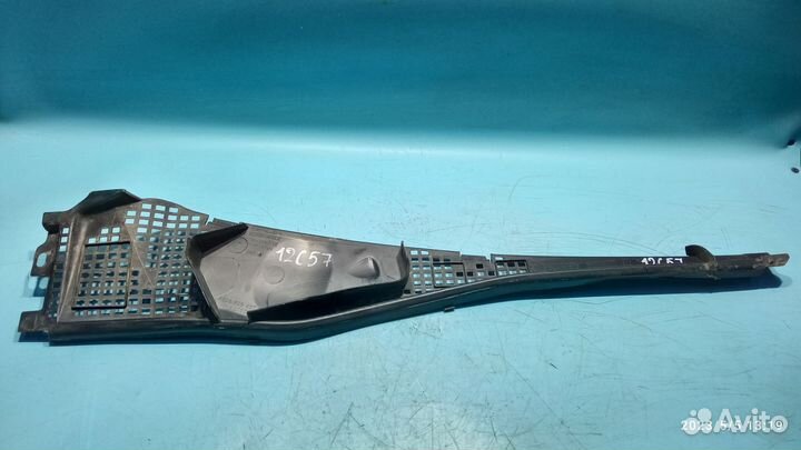 Жабо стеклоочистителей для Renault Logan 1