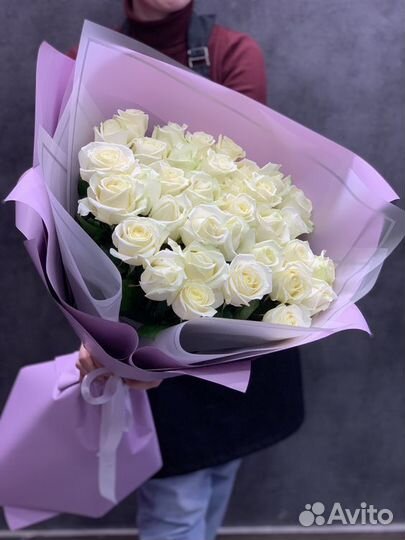 Большой букет белых роз 51 шт