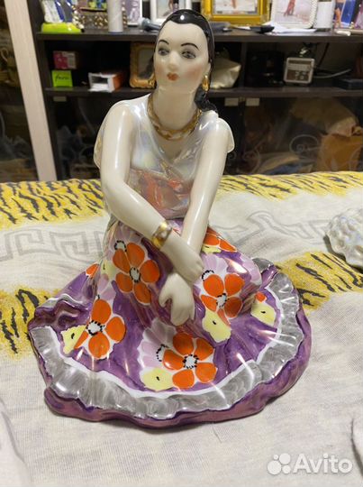 Статуэтка Цыганка земфира