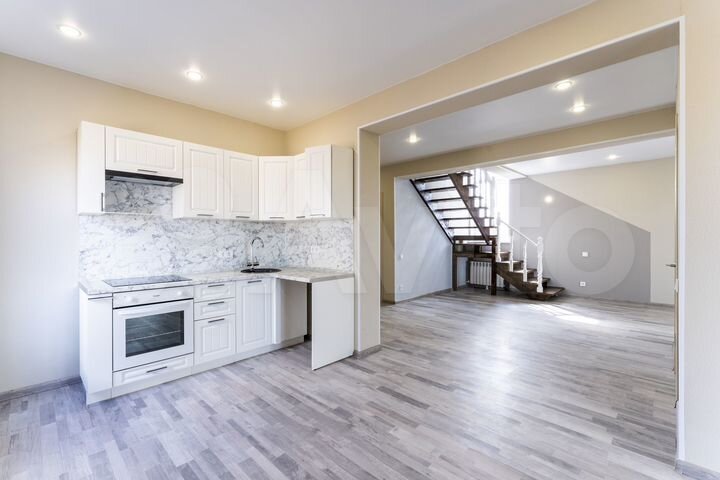 Дом 203 м² на участке 7 сот.