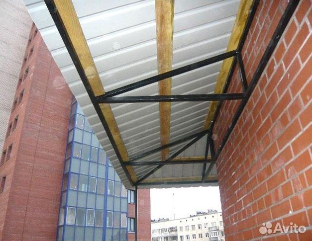 Крыша из профнастила для балконов
