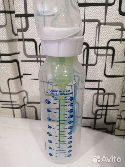 Продам антиколиковую бутылочку для кормления