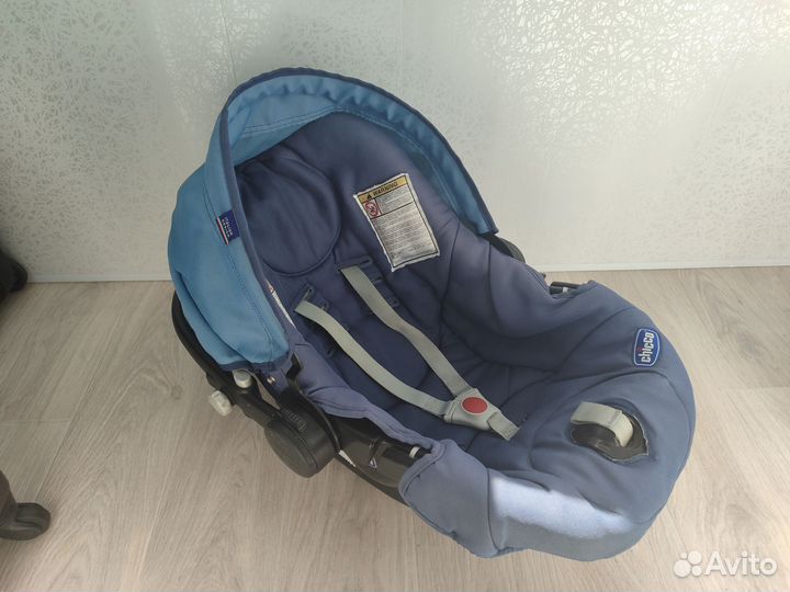 Детское автокресло переноска Chicco