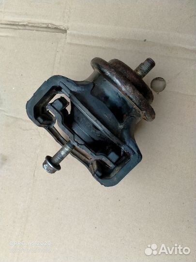 Опора МКПП Mazda Xedos 9