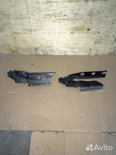 Петли капота Volkswagen Jetta 5