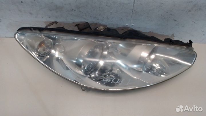 Фара (передняя) Peugeot 308, 2011
