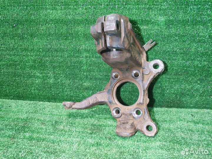 Кулак поворотный передний левый Skoda Octavia A5