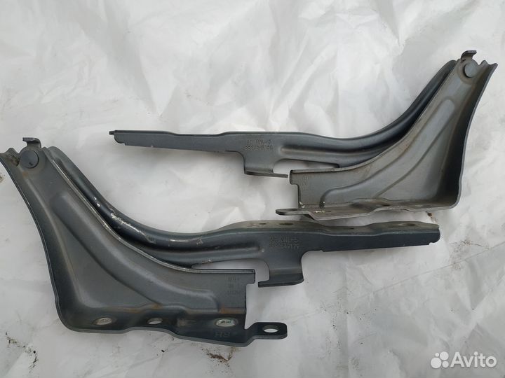 Geely tugella 2020 год петля капота 8890549179