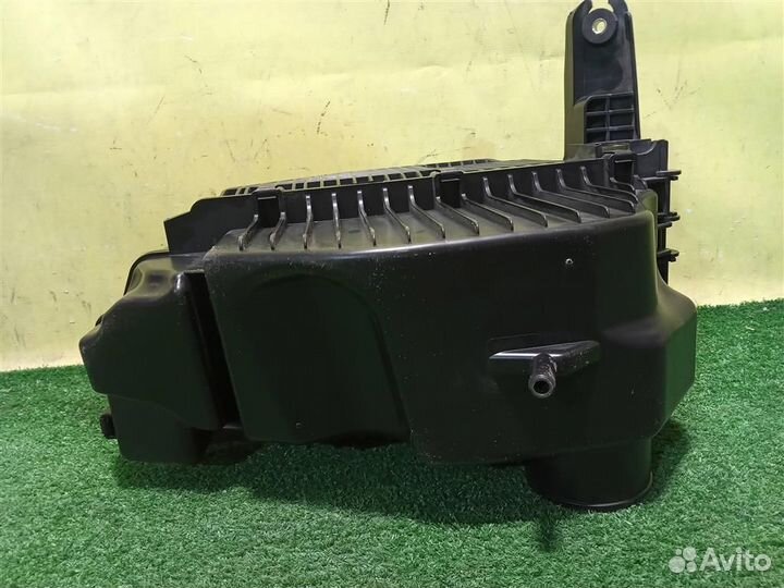 Корпус воздушного фильтра LADA Largus 2012