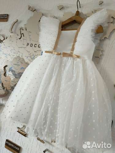 Пышное нарядное платье для девочки белое