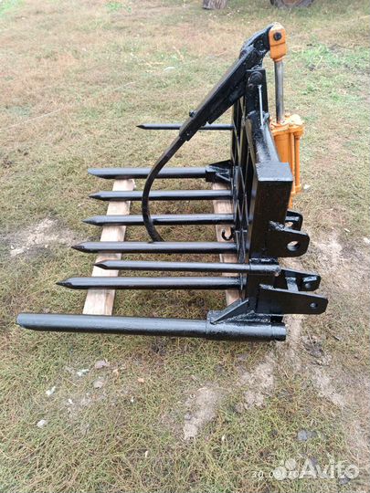 Универсальные вилы на фронтальный погрузчик кун-10