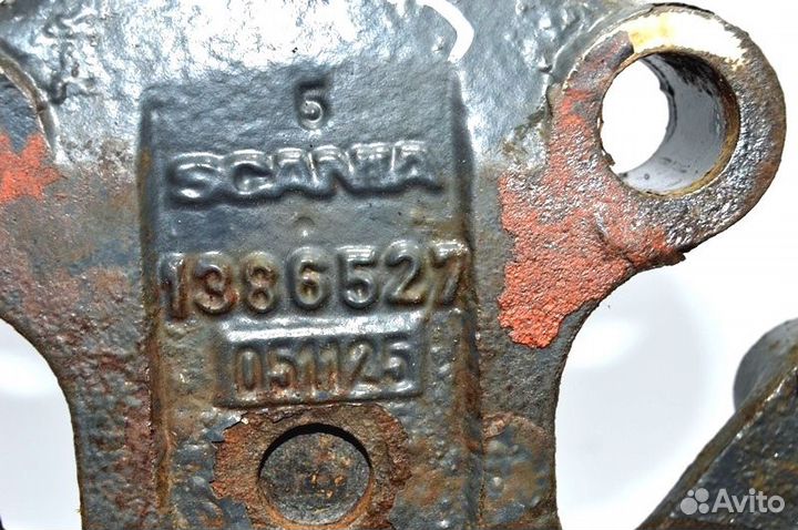 Кронштейн реактивной тяги, переднего моста, правый