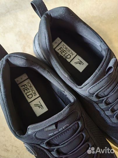 Мужские кроссовки