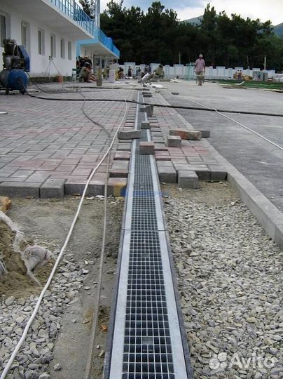 Желоб водосточный